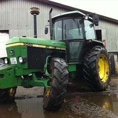 John Deere 3050