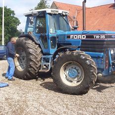 Ford TW-35