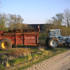 Ford 7810