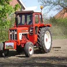 International Harvester 574