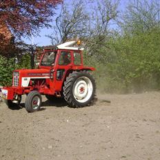 International Harvester 574