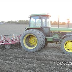 John Deere 3350