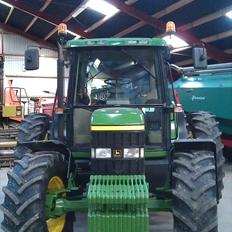 John Deere 6310