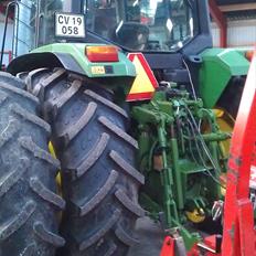 John Deere 6310