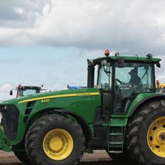 John Deere 8430