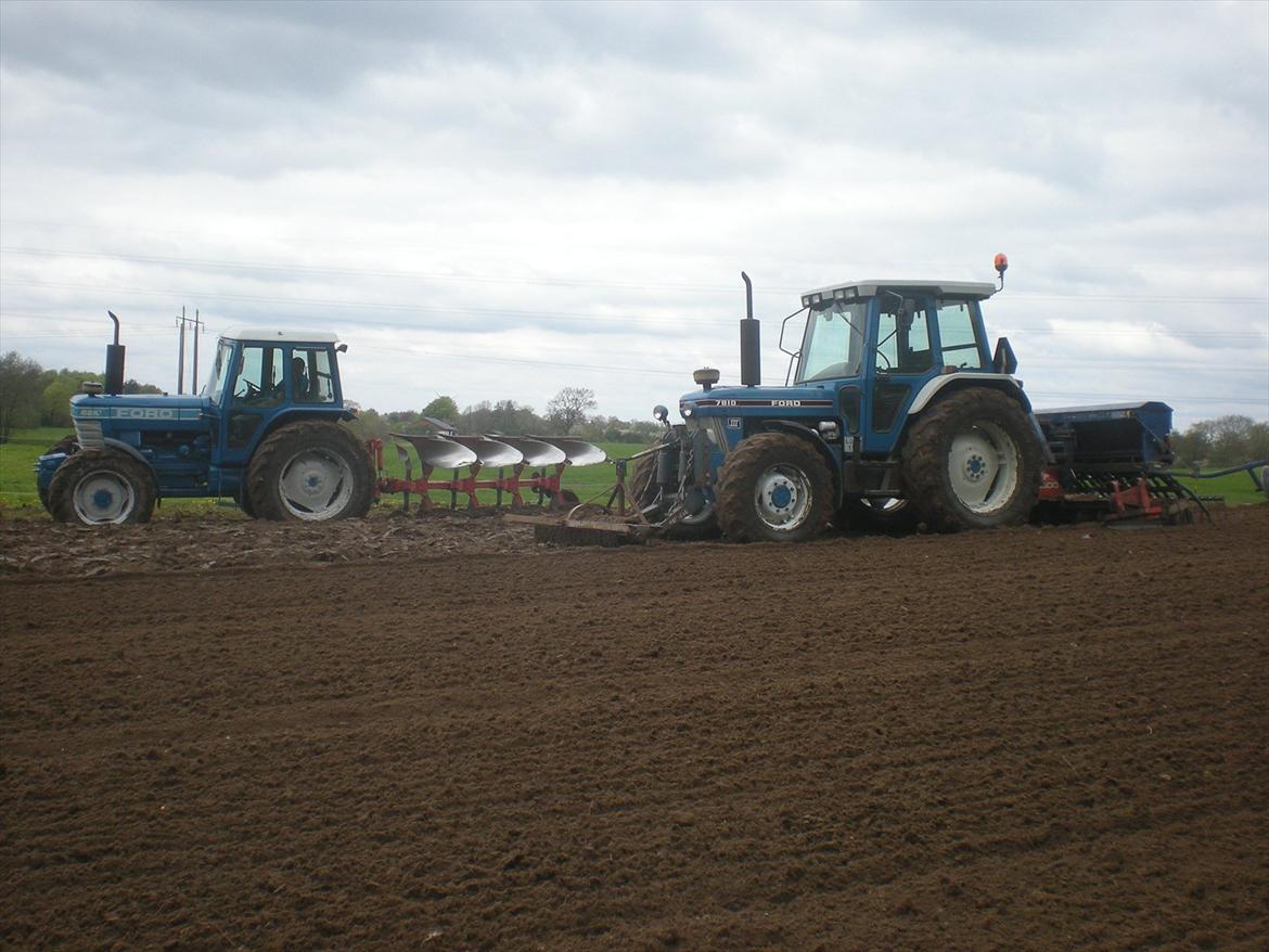 Ford 8210 - Så blev der sået havre! billede 8