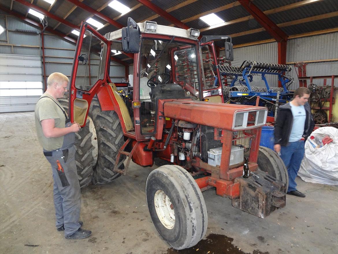 International Harvester 844xl - Lidt klargøring inden træk på Bygholm billede 4