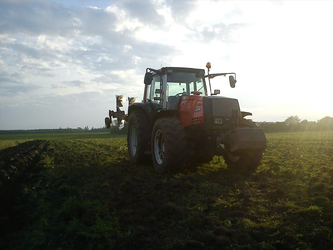 Valtra 8050 hitech - med blank rør  billede 1