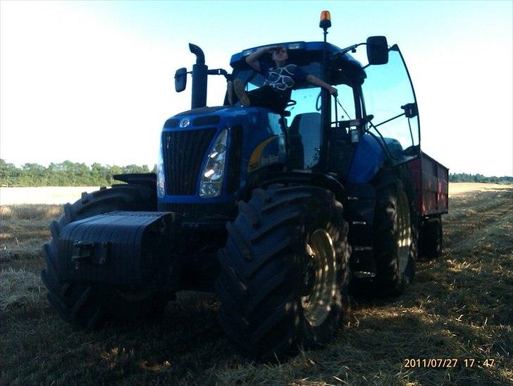 New Holland T8020 - Sommer i høst  billede 8
