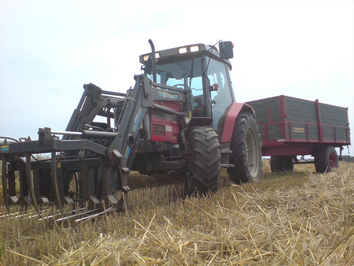 Massey Ferguson 6140 - 6140 Med Vestas 6.5 tons kornvogn  billede 1