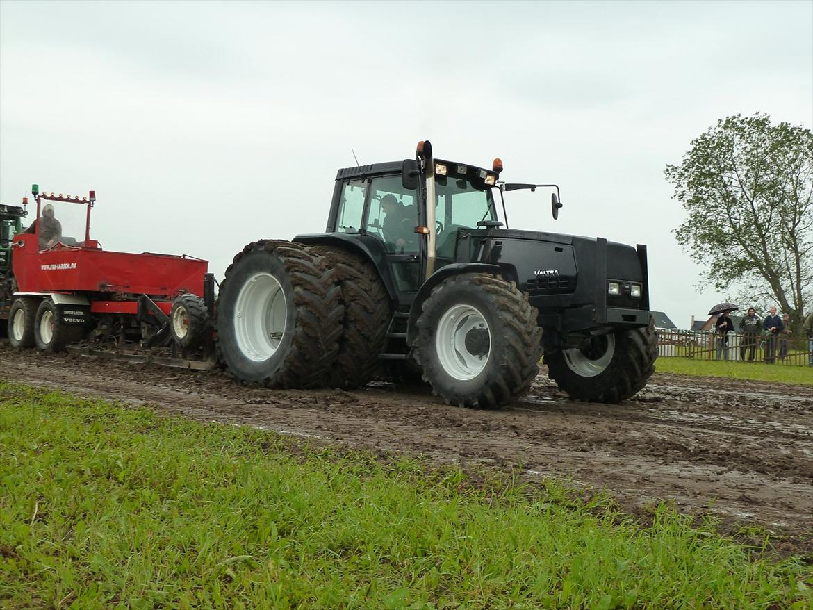 Valtra 8350 Hitech - Kørte kun med for sjov, eftersom jeg var kvalificeret med T150en. billede 9