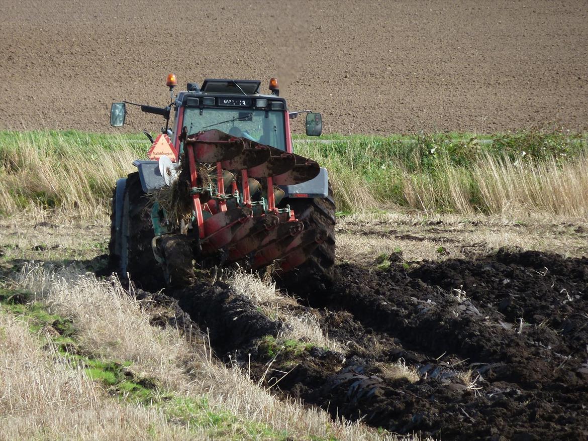 Valtra 8350 Hitech - Drænet er ikke lige godt alle steder.. billede 16