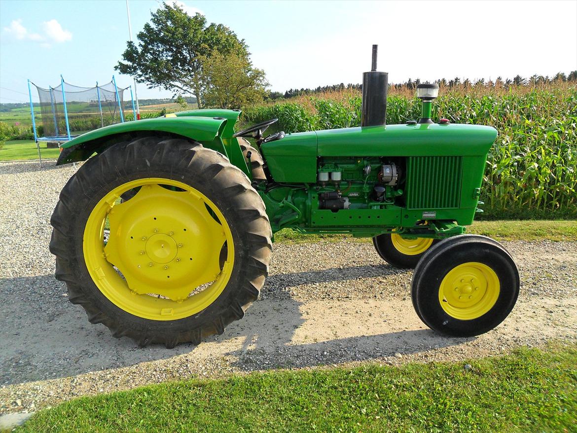 John Deere 2120 billede 3