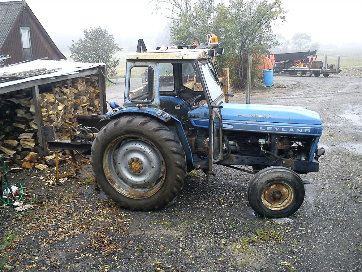 Leyland 344 projekt  - mangler ene motor skjold og dør :( billede 2