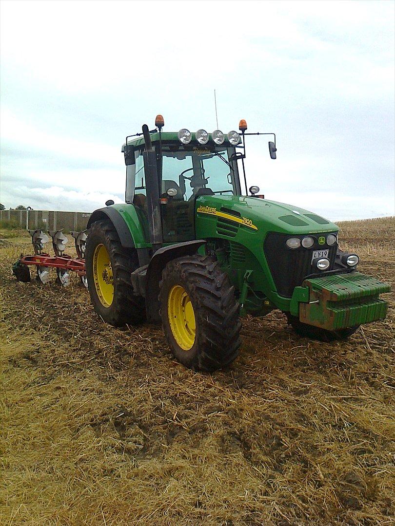 John Deere 7920 "Frigearmaskinen 2.0" - Den fik lov og pløje lidt i år til raps. billede 7