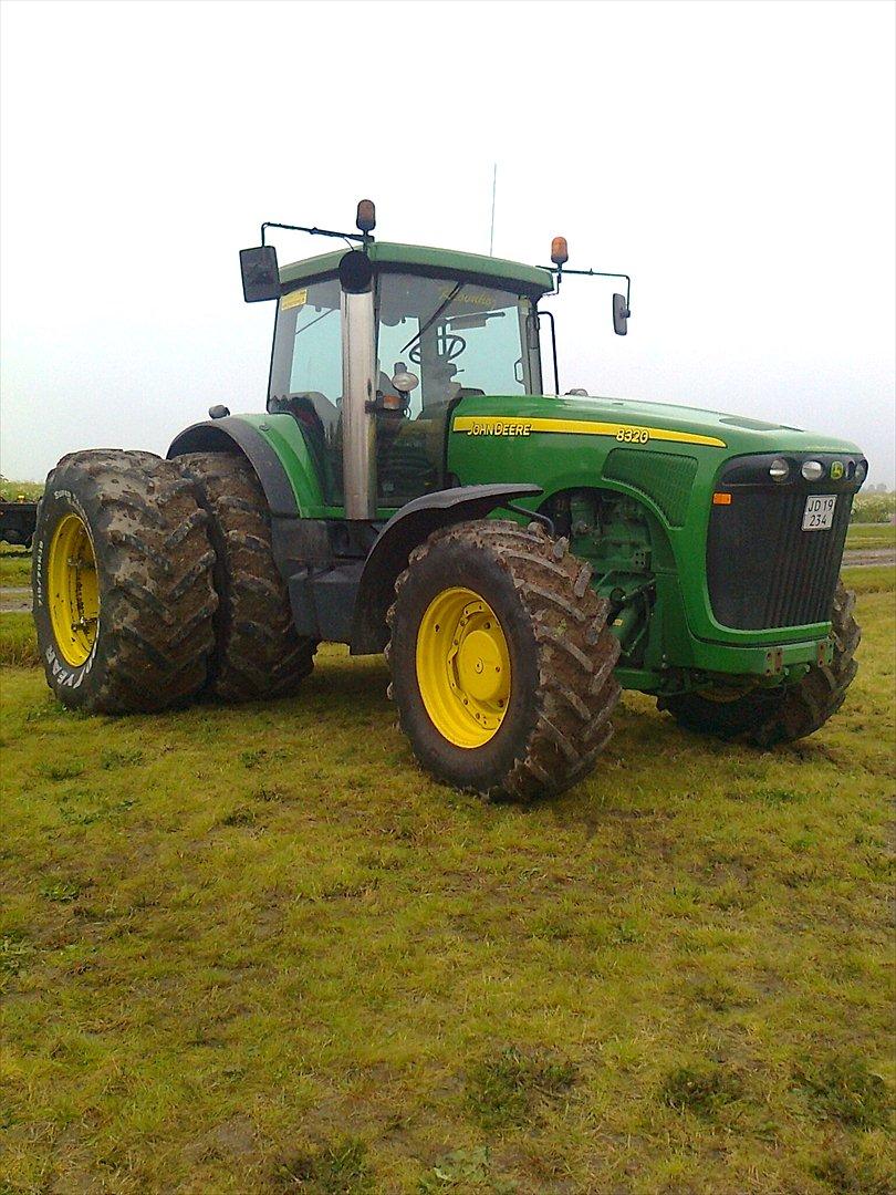 John Deere 8320 "Frigearmaskinen 1.0" - Vinkel 2011, suveren vinder af kl 6. full pull i pulloff billede 14