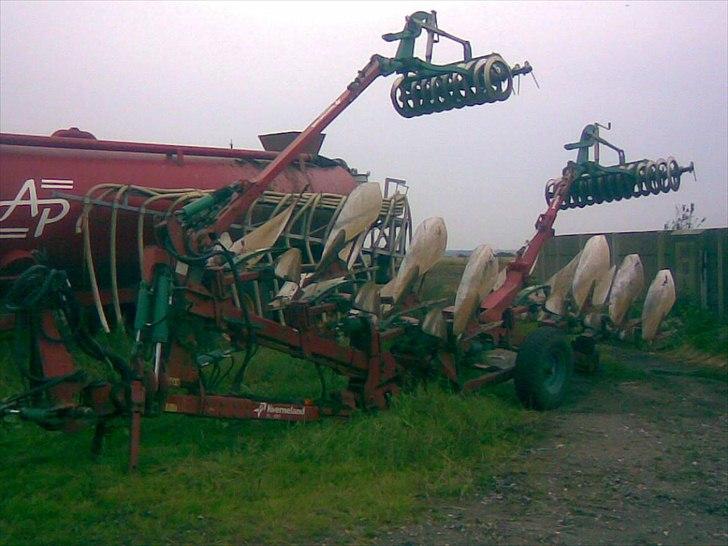 John Deere 6830 premium - det er bare nogem af de maskiner vi har der får jeg arbejder  billede 3