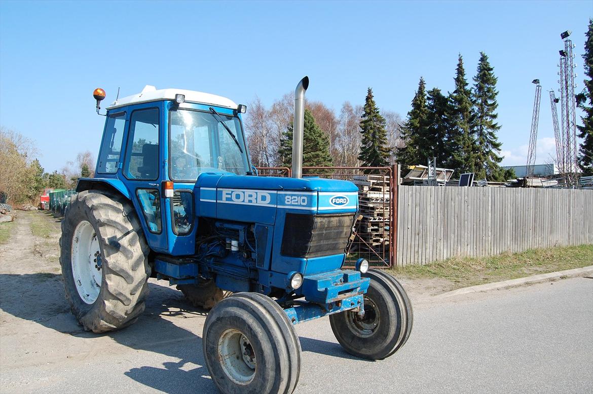 Ford 8210 billede 3