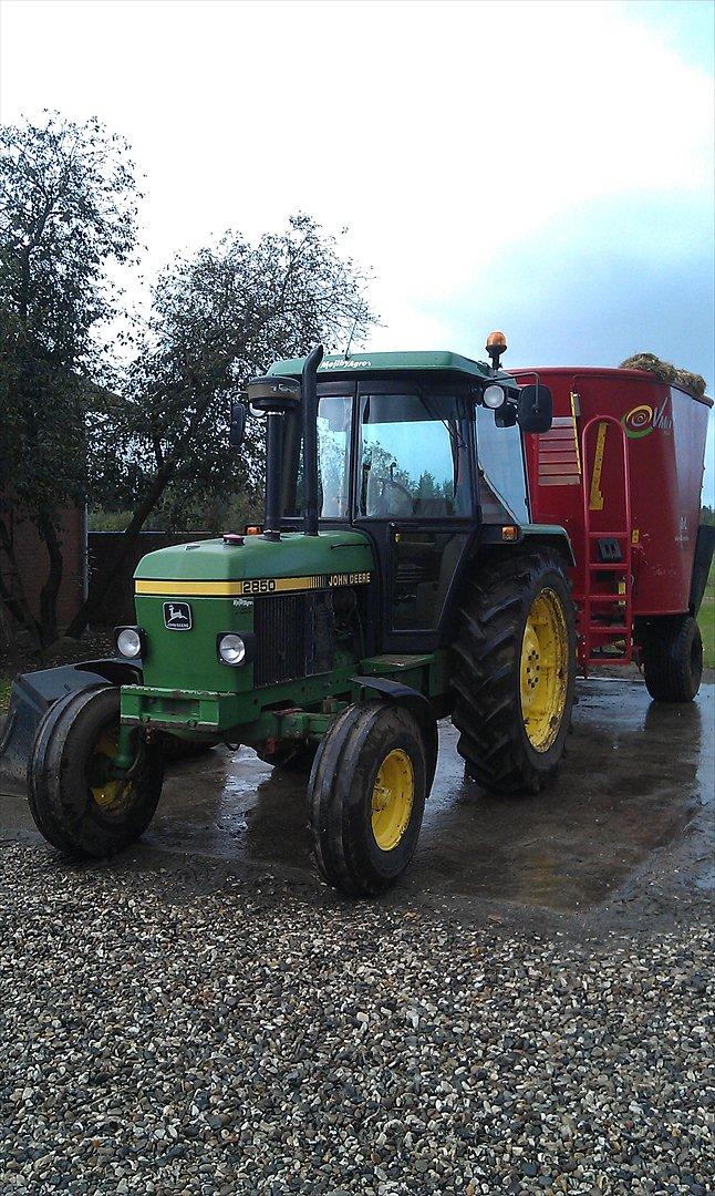 John Deere 2850 billede 1