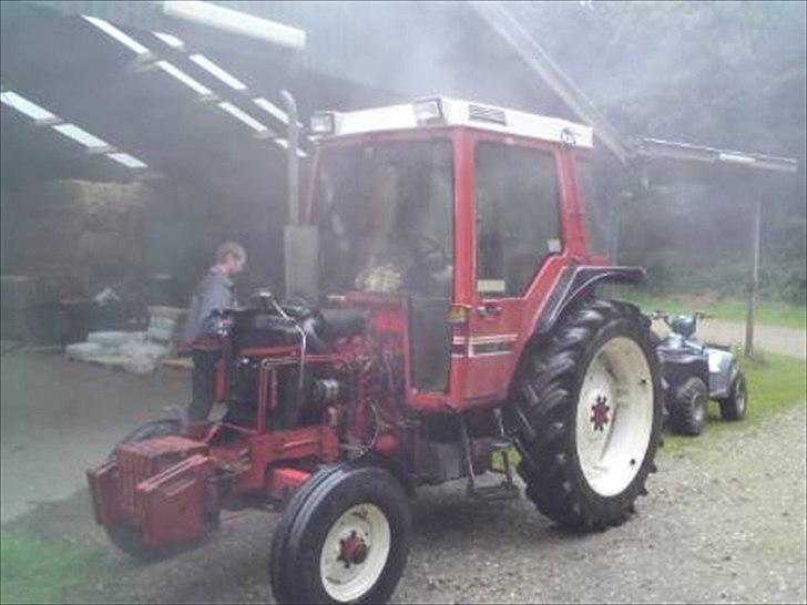 International Harvester 685 XL - Rensning før den skal til maler. billede 10