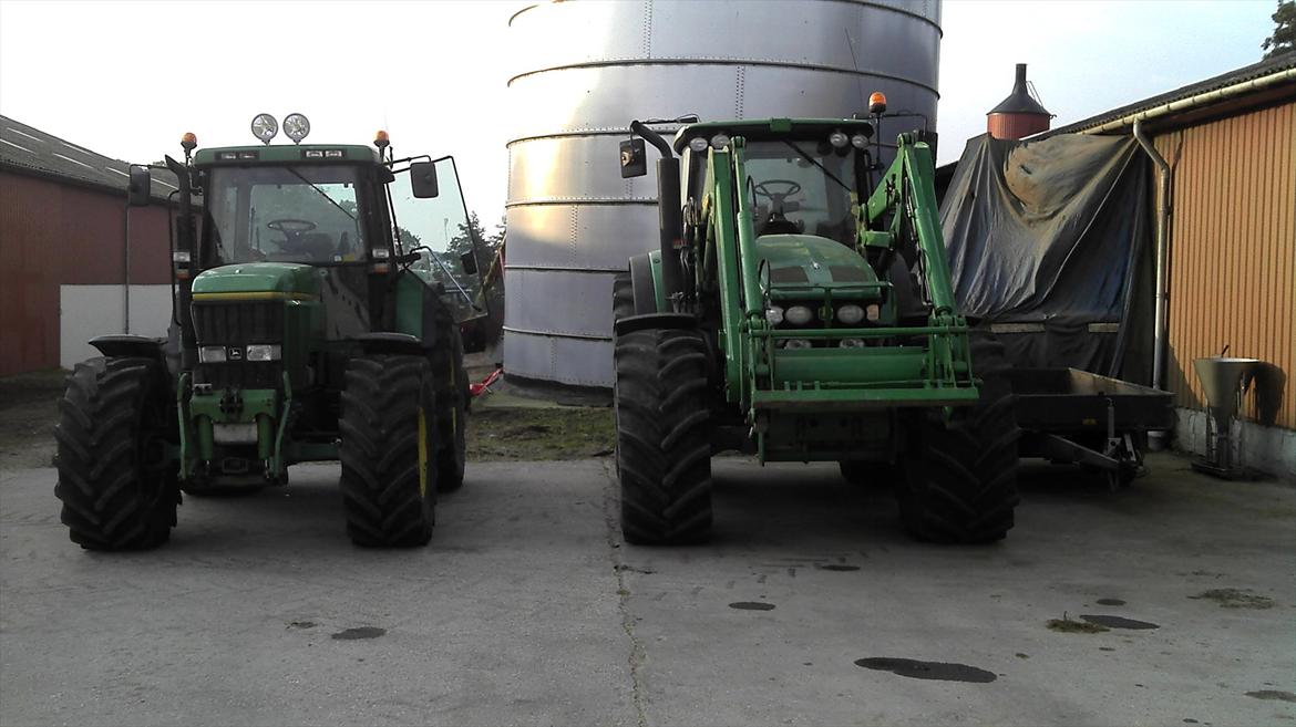 John Deere 7930 - Her ses 7930 sammen med 7700  billede 5