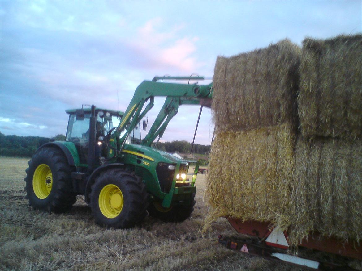 John Deere 7930 - Der samles våde bunder :( billede 3