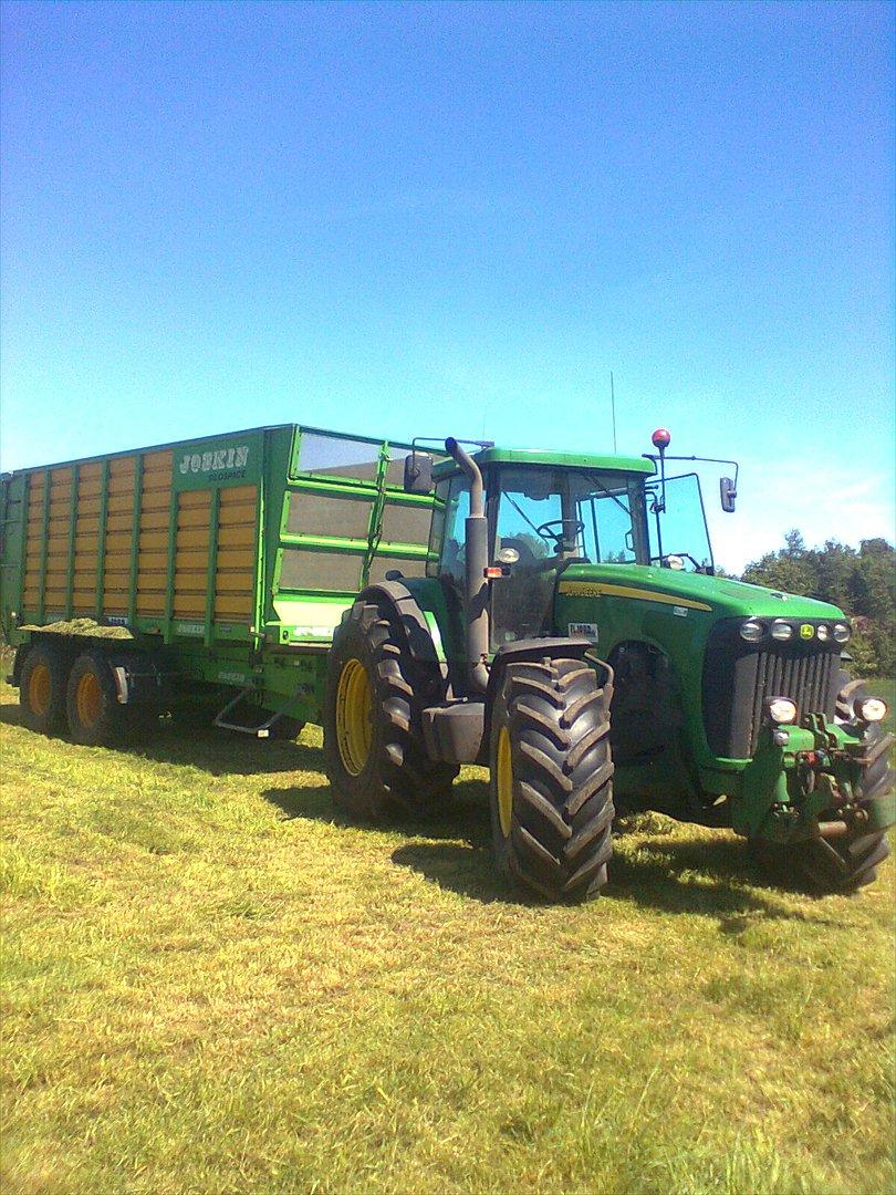 John Deere 8220 - min faste vogn når der snittes billede 4