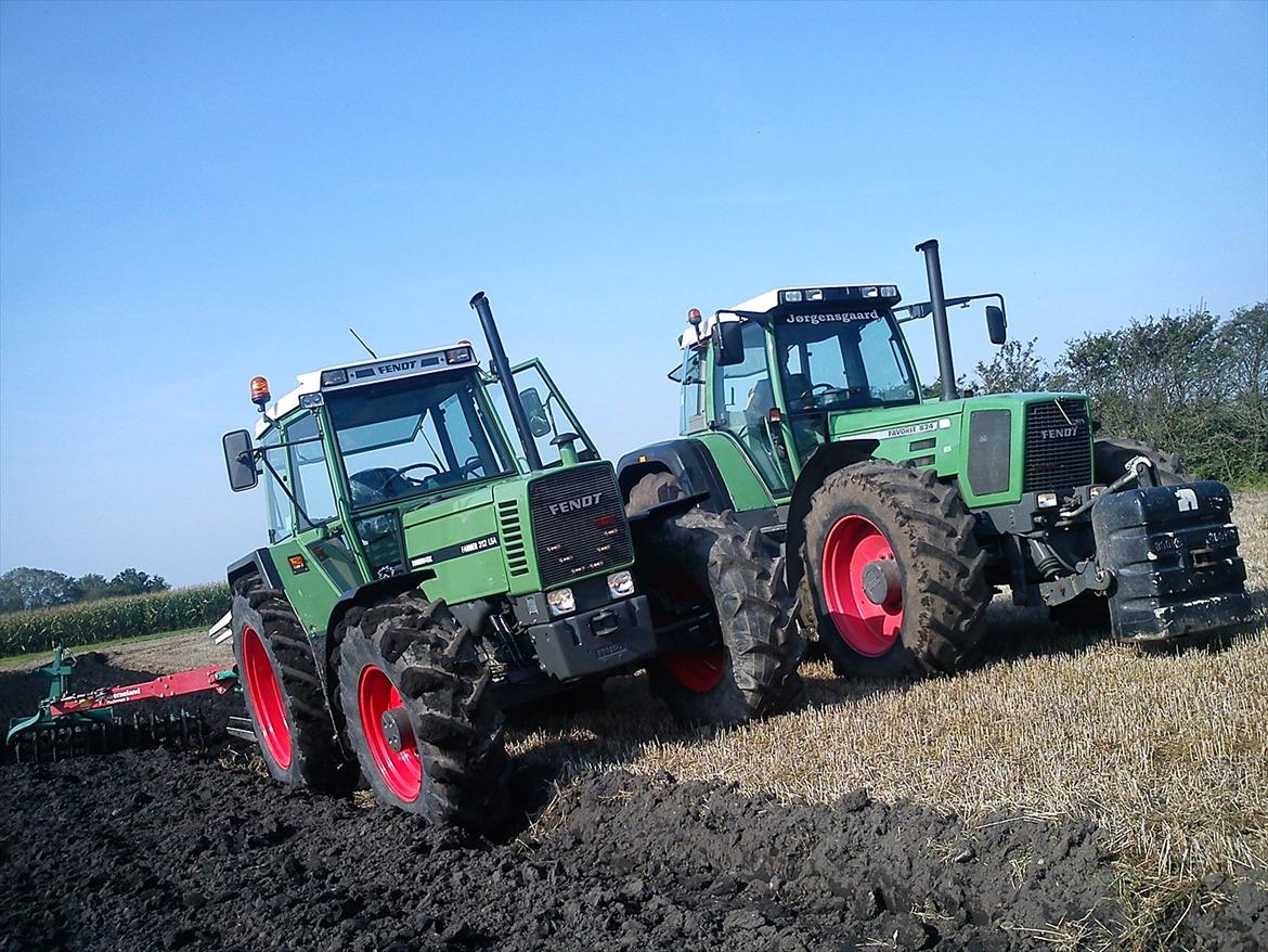 Fendt 312 Farmer - Men tror nu bare vi lader store bror om at trække rundt med den istedet.. :D billede 16