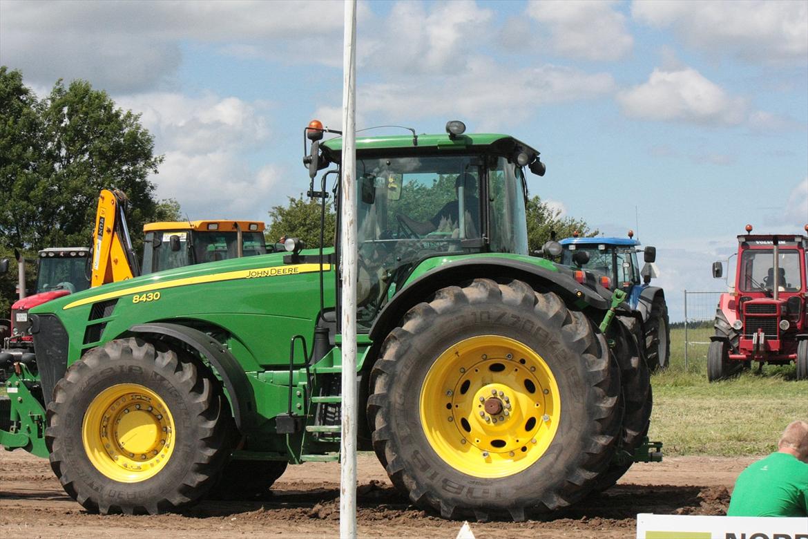 John Deere 8430 billede 3