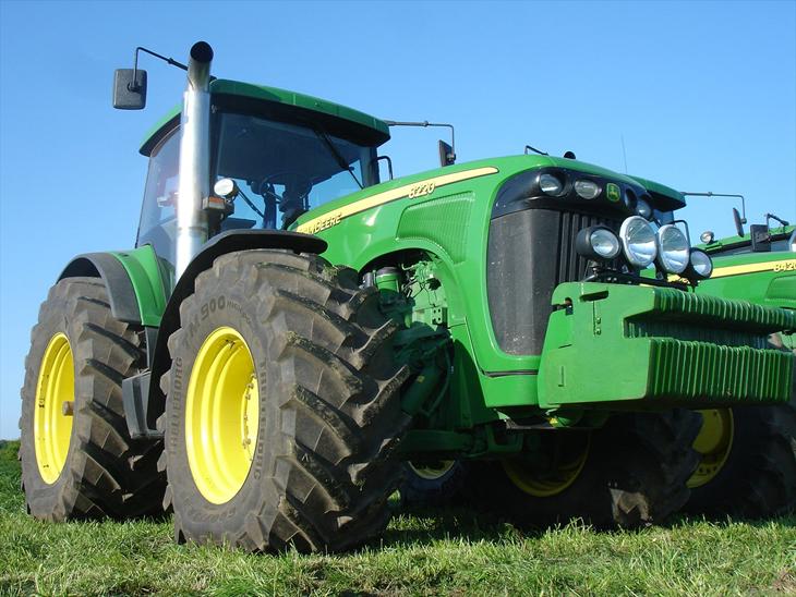 John Deere 8220 - 2006 - Til dagligt køre den med: