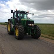 John Deere 6920