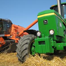 John Deere 4440