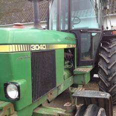 John Deere 3040