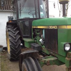John Deere 3040