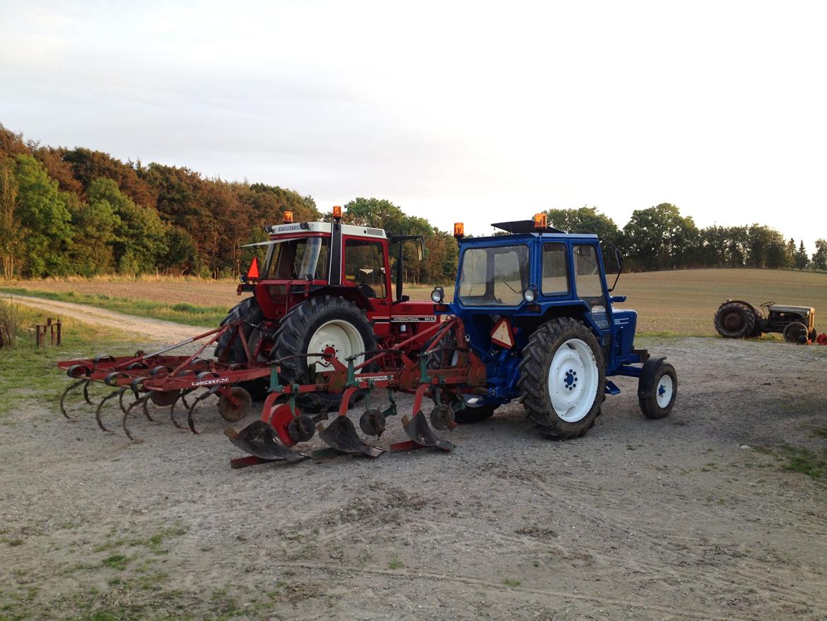 Ford 4600 (SOLGT) - Da mig og min kammarat lige skulle ud og arbejde med maskinerne lidt. :-) billede 15