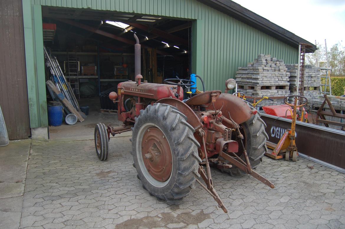 Farmall FU235 billede 1