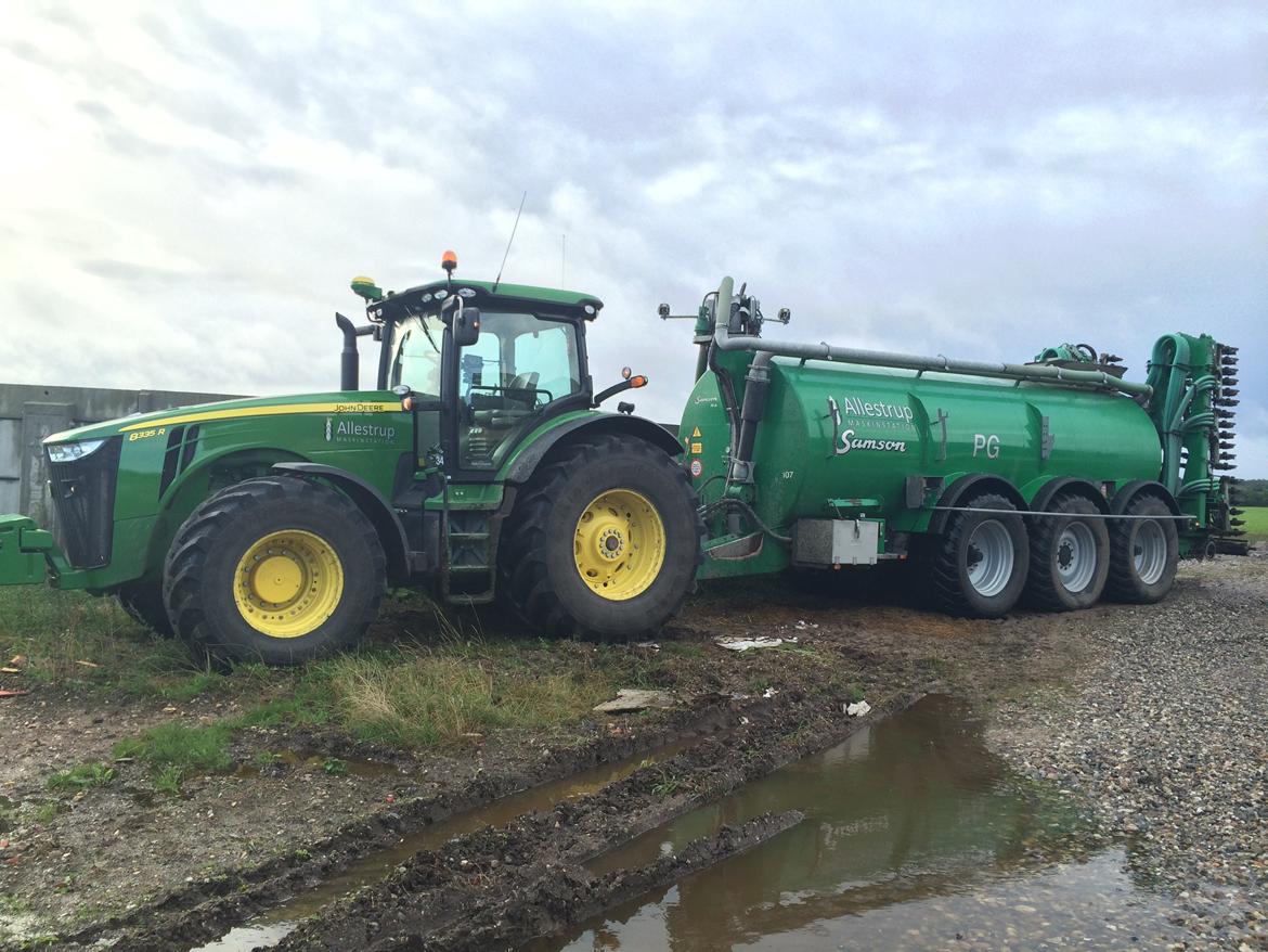 John Deere 8335R billede 3