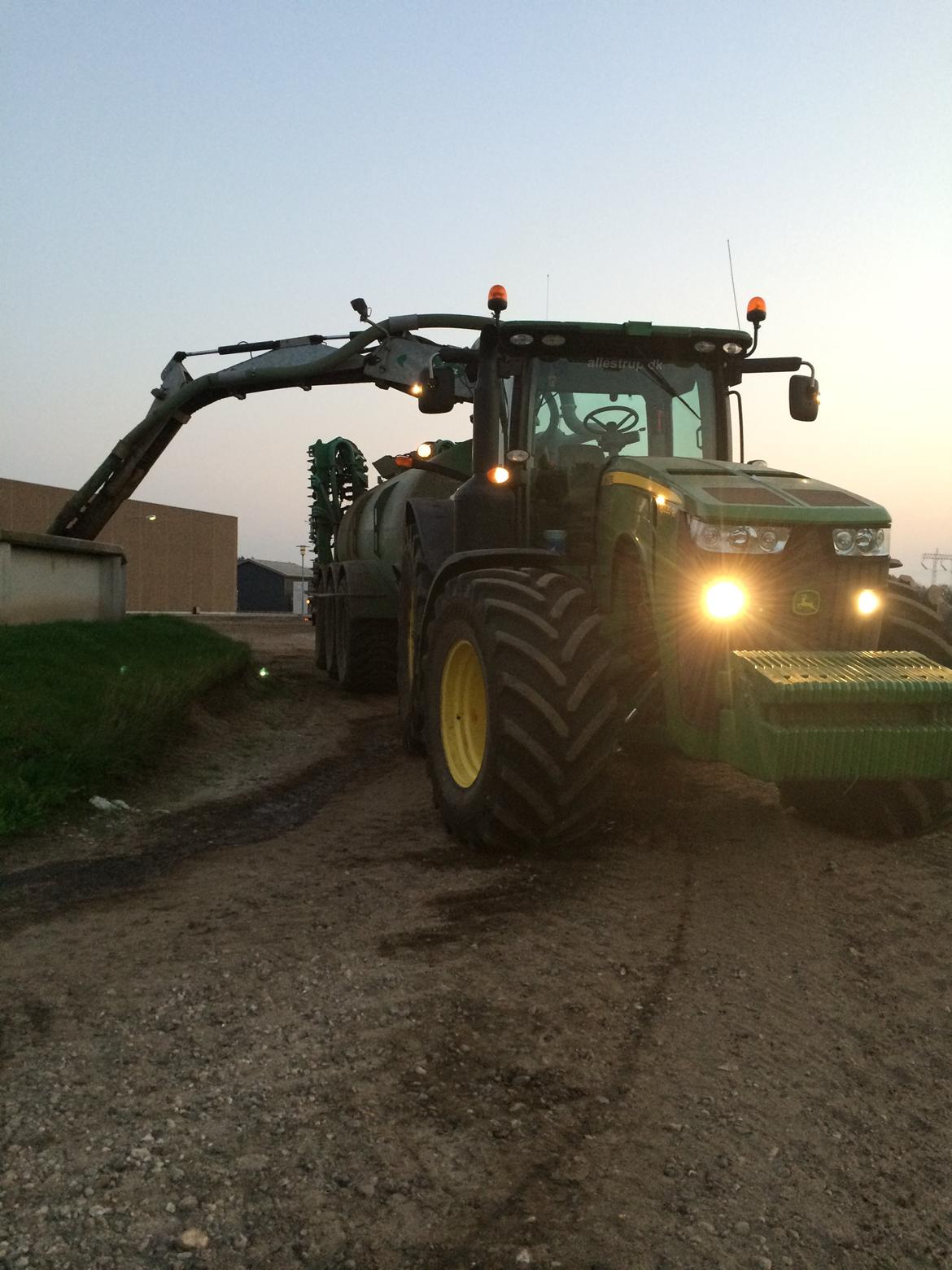 John Deere 8335R billede 8