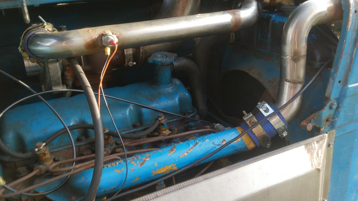 Ford 4000 - eneste man ik kan se er intercooler i snuden af den :) billede 22