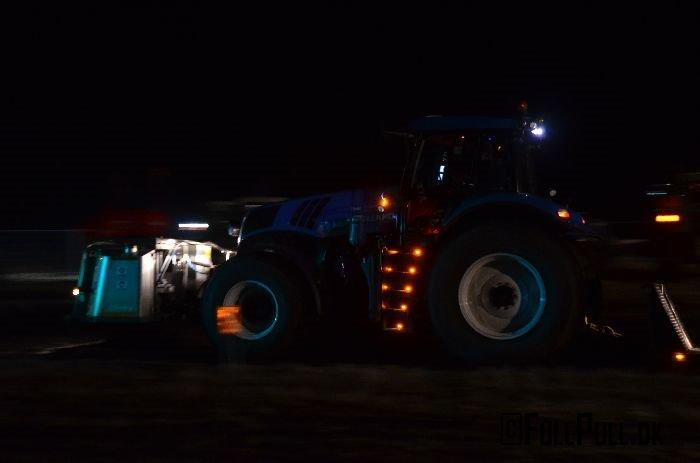 New Holland T8.390 - Åskov night pull billede 1