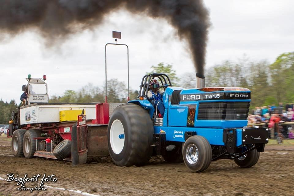 Ford 8830  (Farmstock) billede 1