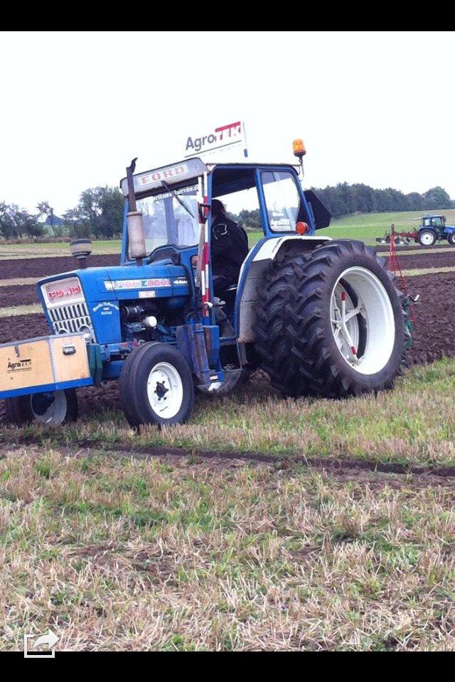 Ford 4000 billede 1