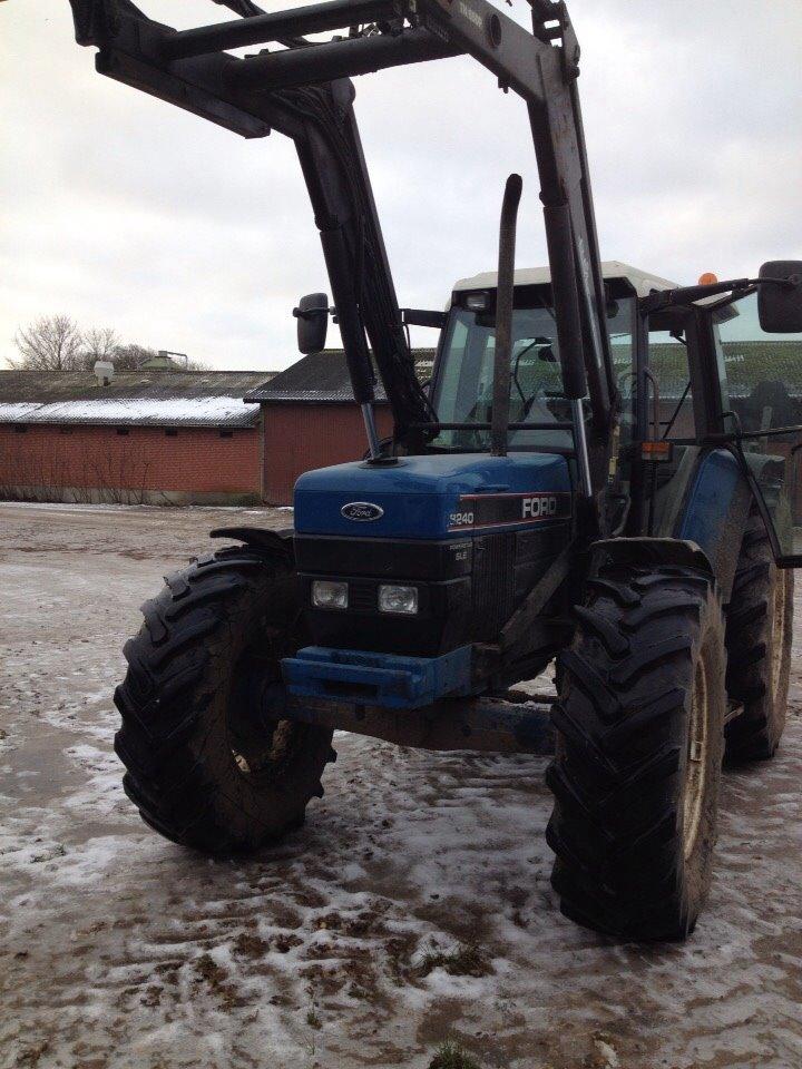 Ford Ford New  Holland 8240 billede 1