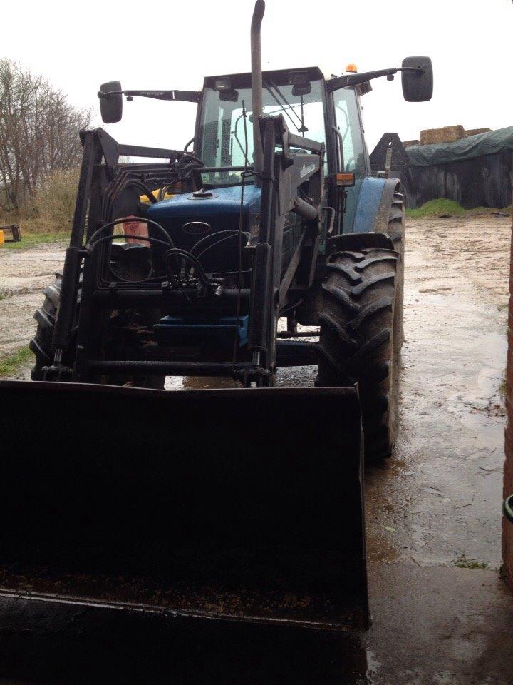 Ford Ford New  Holland 8240 billede 4