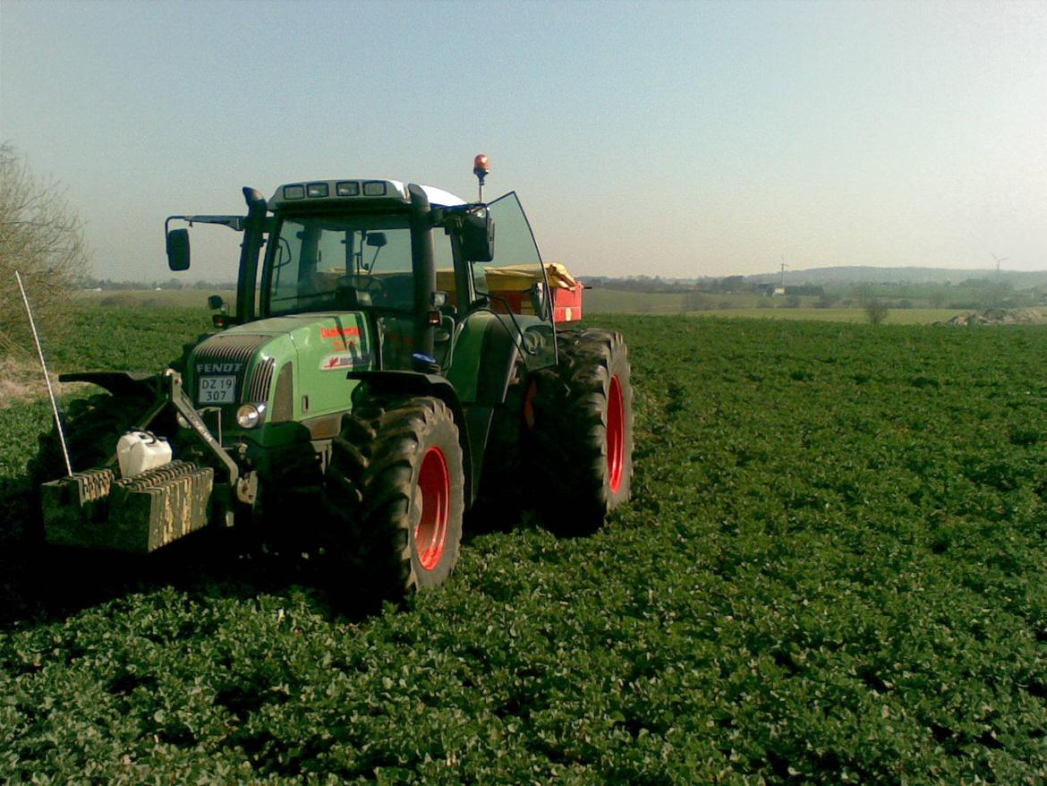 Fendt 716 - far kørte gødning ud op hos bedstefar billede 2