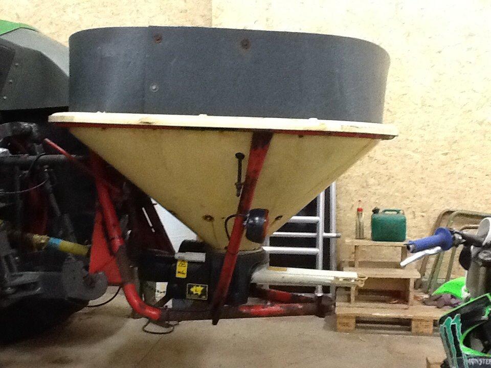 Fendt 933 - vicon saltsbredern billede 33