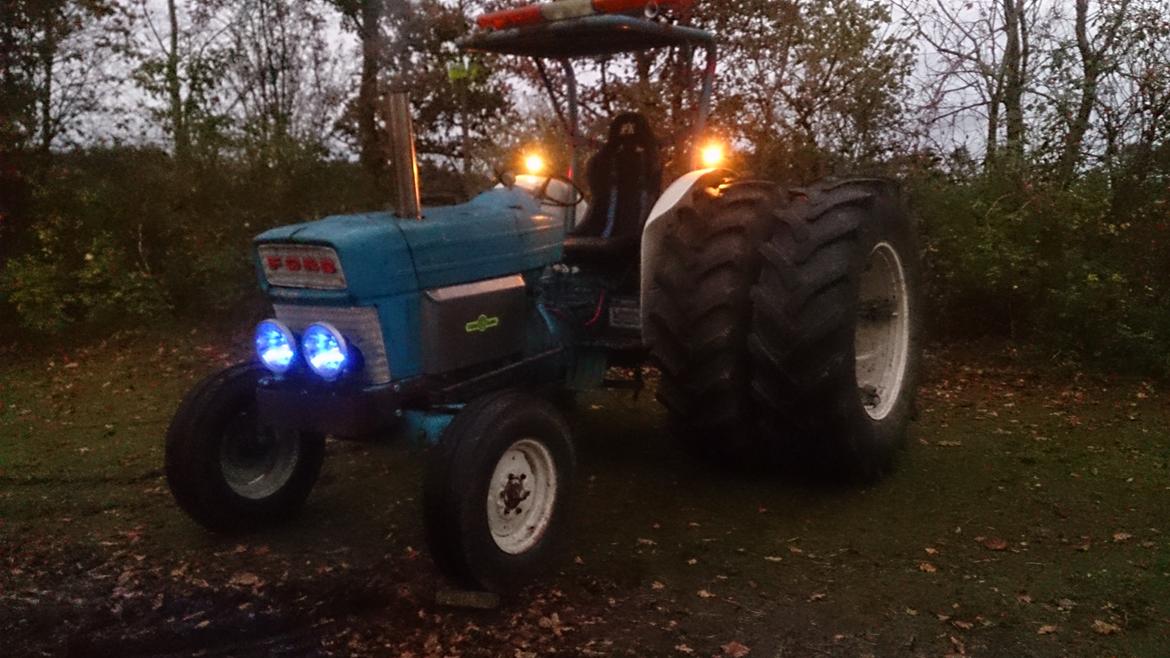Ford 4000 - lidt fræk ser den da ud ;) billede 24