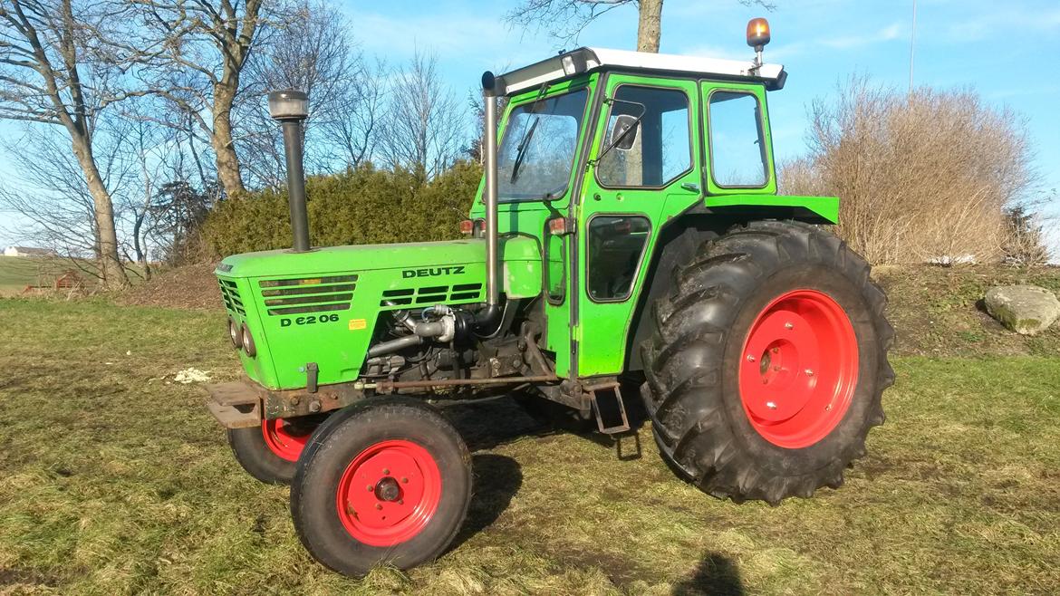 Deutz D 6206 - Det ser godt ud med de hjulvægte (190 kg i hvet hjul) billede 4