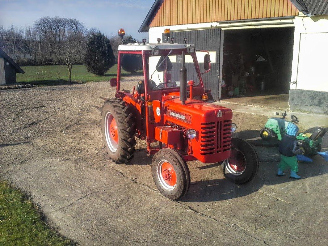 International Harvester B-275 - Pause efter et par timer i marken  billede 12