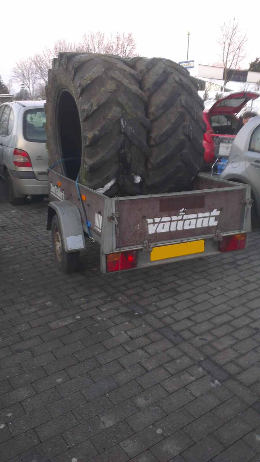 Deutz-Fahr D6006 - Andre bagdæk hentet ved Fendt i Underbjerg  billede 5